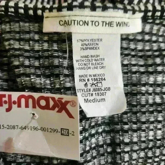 NWT‎ Caution To The Wind Medium Black/White Stretch Knit Peplum Top Deep V Neck - Picture 2 of 6